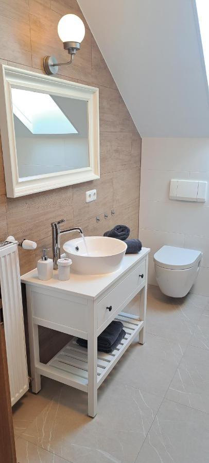 Traumhafte Ferienwohnung Auf 100 Quadratmetern Fuer 6 Pers Naehe Muenchen, Icm, Therme, Muc Forstinning Exterior photo